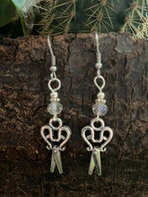 Load image into Gallery viewer, Scissor Earrings