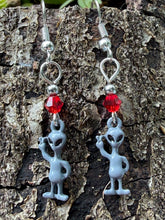 Load image into Gallery viewer, Alien Earrings