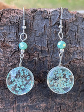 Load image into Gallery viewer, Flower Earrings