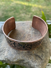Load image into Gallery viewer, Rose Copper Cuff