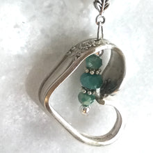 Load image into Gallery viewer, Floating Heart Necklace