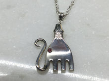 Load image into Gallery viewer, Fork Elephant Necklace