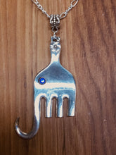 Load image into Gallery viewer, Fork Elephant Necklace