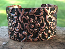 Load image into Gallery viewer, Floral Web Copper Cuff
