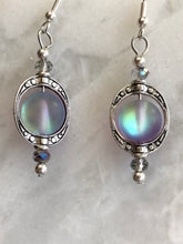 Load image into Gallery viewer, Purple Opalescent Earrings